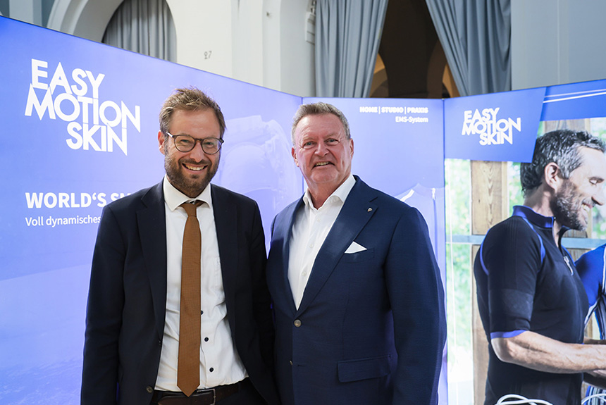 Unternehmer Christian Jäger mit Senator Ankes Tjarks © Marcus Krüger